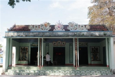 Lap Dinh communal house