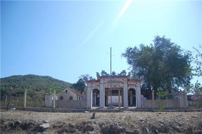 Binh Tay communal house 