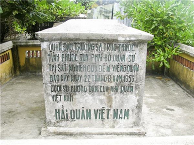 Truong Sa archipelago sovereignty stele on Song Tu Tay island and Nam Yet island